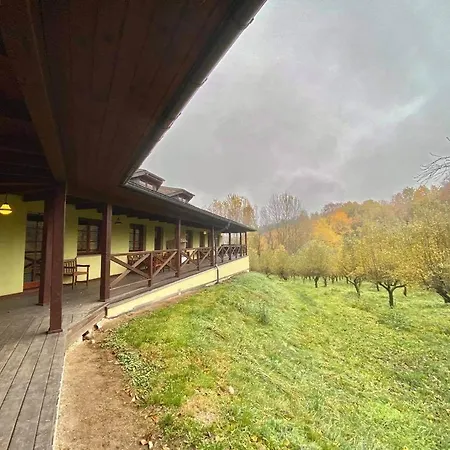 Pokoje Do Wynajecia בית חווה ילנייה גורה